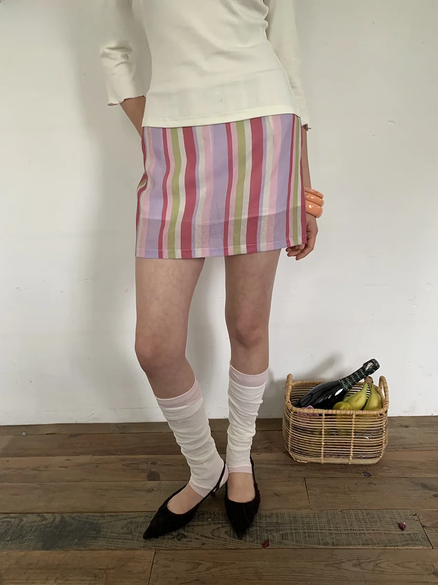 

Юбка-шорты с цветочным принтом и вертикальными полосками цвета Berry Pink от NOTJUSTHIM, А-силуэт, облегающая, из полиэстера, с принтом