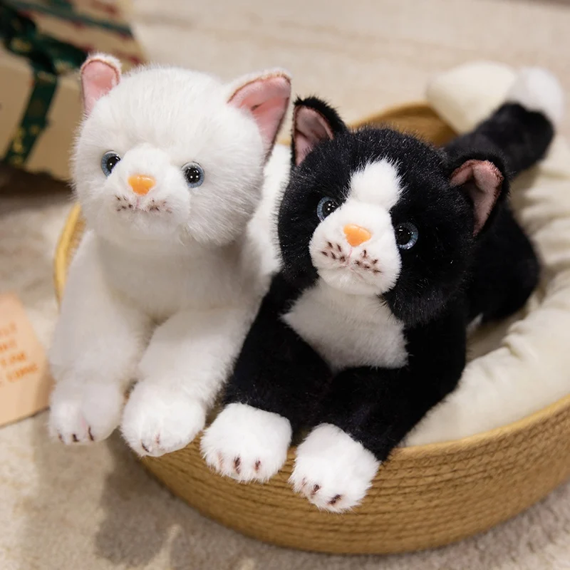 Adorable gatito realista de peluche, posición de tumbado realista, decoración Ideal para el hogar, regalo de cumpleaños