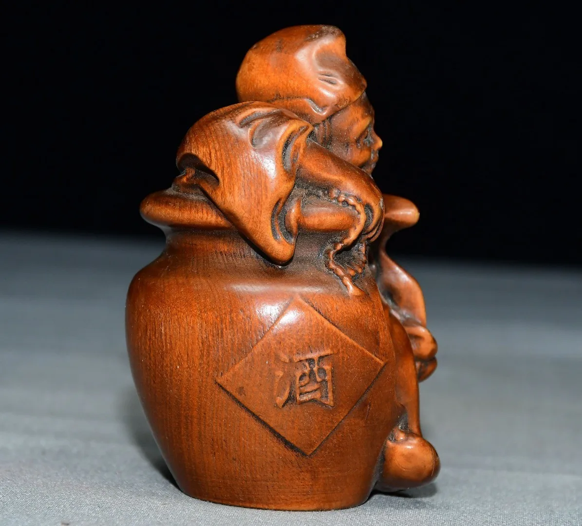 Exquisite Small Leaf boxwood Jigong ornament ;