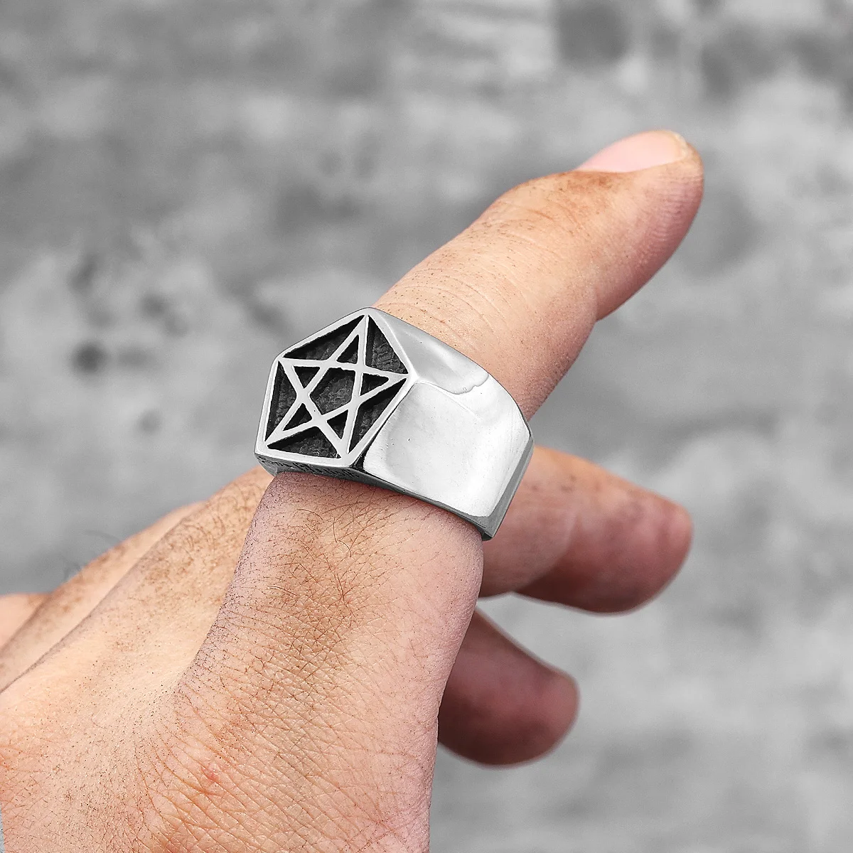 Simple Pentagram Stainless Steel Mens Rings Punk Charm Unique Amulet for Male Boyfriend Biker Jewelry Creativity Gift Wholesale