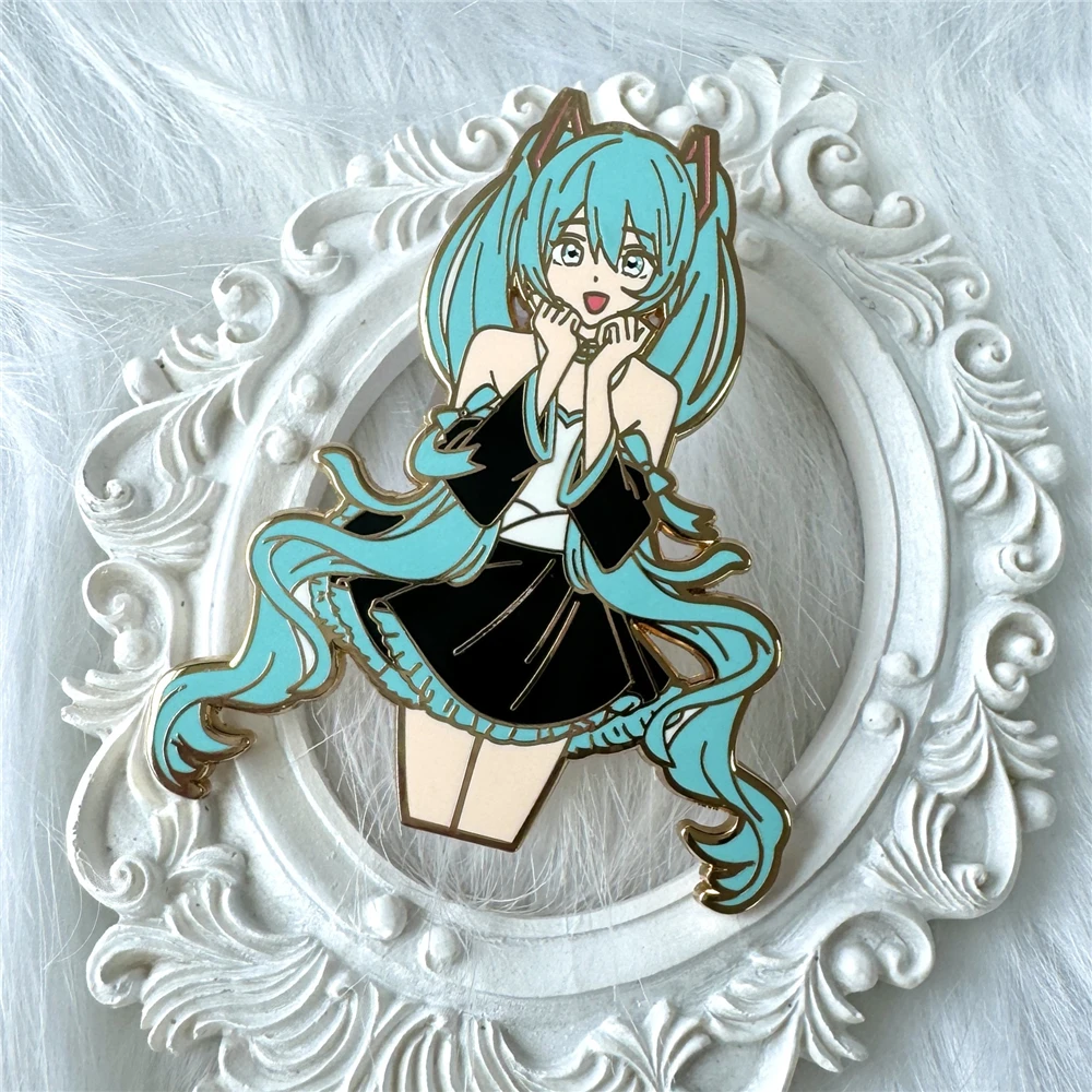 Anime Hatsune Miku Project DIVA Arcade Cosplay Pink Black Enamel Props Metal Badge Pin Alloy Brooch Accessories