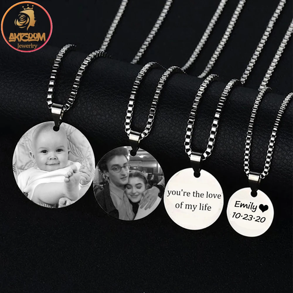 Akizoom Engrave Photo Coin Necklaces Customized Picture Logo Round Pendant Stainless Steel Drawing for Women Family Jewelry Gift