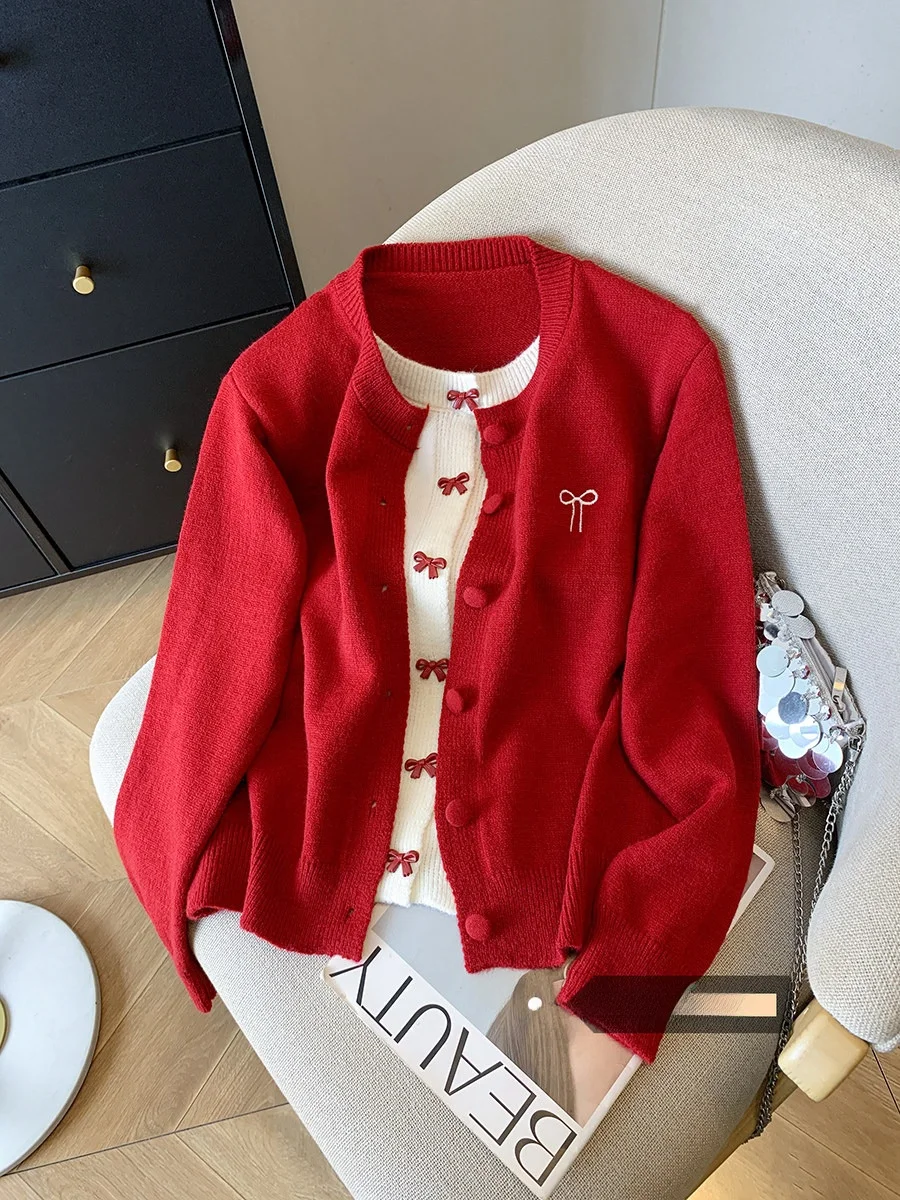 

Red Retro Design Knitted Sweater Coat Women's Slim Fit Knot Embroidery Fake Two-Piece Winter Faion Top