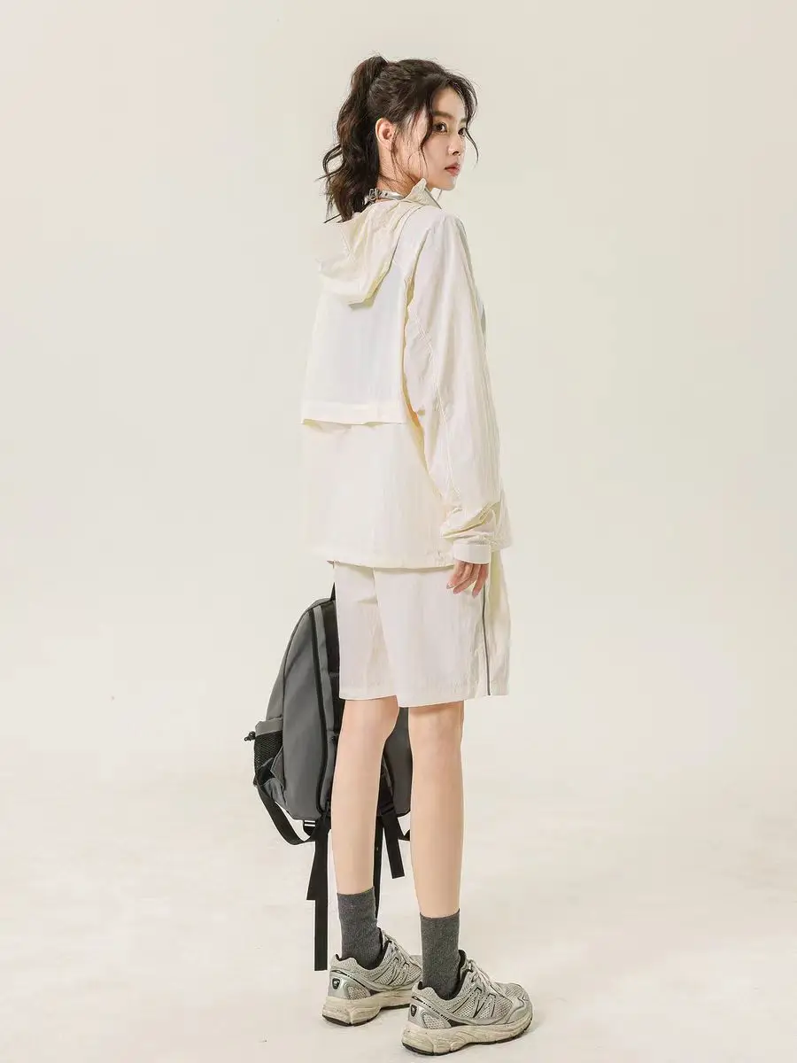 طقم جاكيت وسروال قصير فضفاض للحماية من الشمس للنساء - صيف جديد 2025 خفيف الوزن وقابل للتنفس رياضي كاجوال مكون من قطعتين