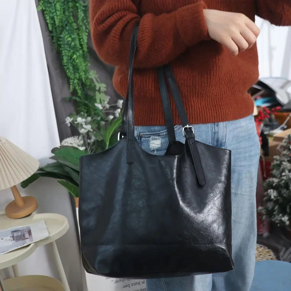 

Simple Solid Color Leather Tote Bag Soft Leather Large Capacity Women's Shoulder Bag Zipper Minimalist Handbag Girls
