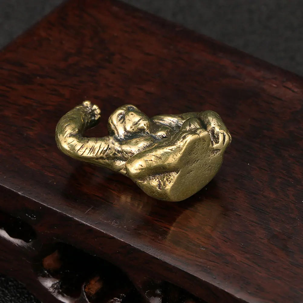 

Retro Gorilla Shape Brass Ornament Vintage Desktop Decor Miniature Statue For Bookshelf Mantel Home Decoration