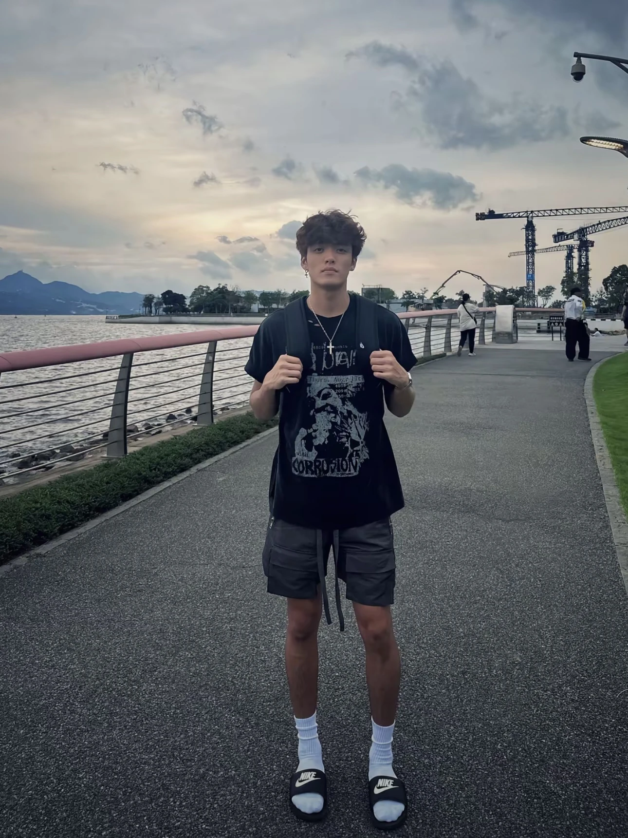 American Retro Workwear orts Men's Summer Casual Loose Fit with Big kets Youthful Energy Pure Color Thin Model