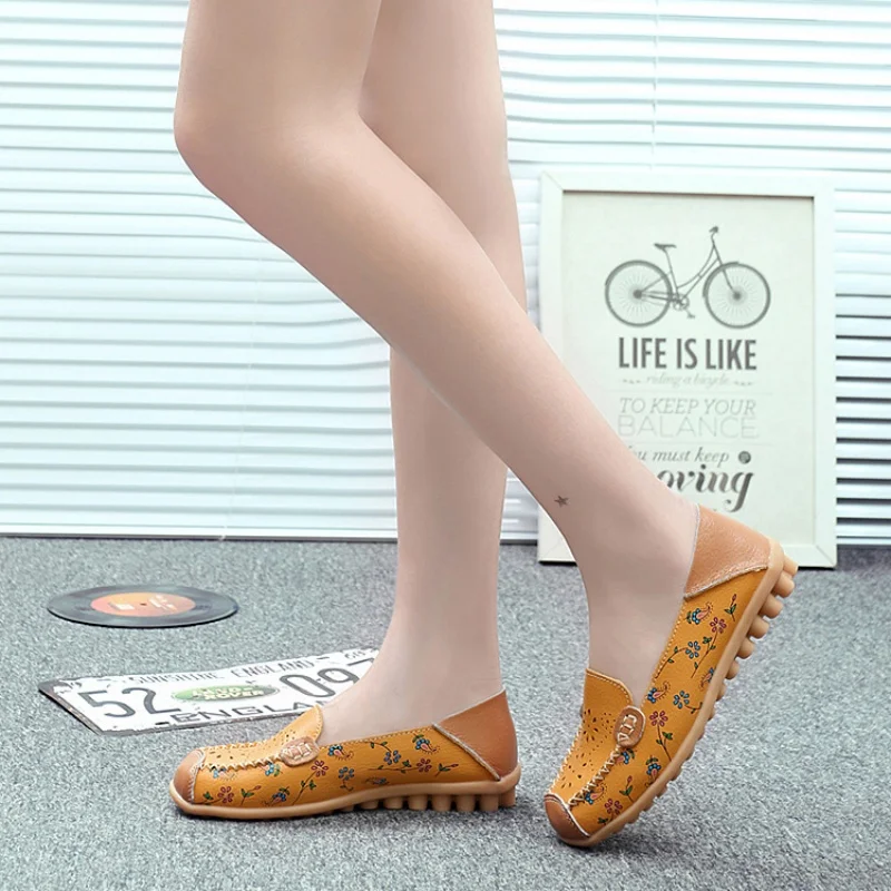 2025 Reathable Casual Sports Women's Flat Shoes of Fashion Round Toe Nurse Shoes Summer Soft Sole Non-slip