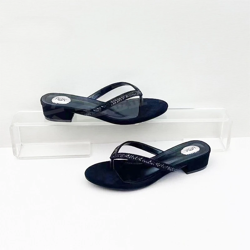 

Summer New Flip-flops Women's Fashion and Versatile Solid Color Cool Slippers Beach Shoes