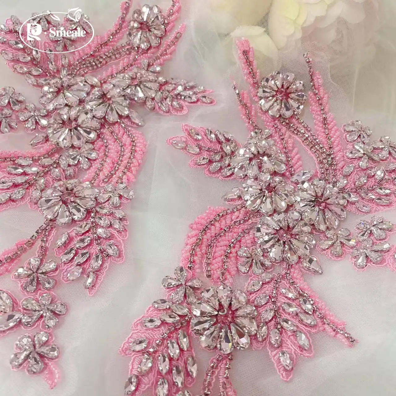 4-farbige handgenähte Glas-Strassblumen, funkelnde Strass-Applikationen für Mäntel, Taillenbänder, Schultern, Hochzeitskleider, DIY-Applikation. 1 Paar. – Detail 8