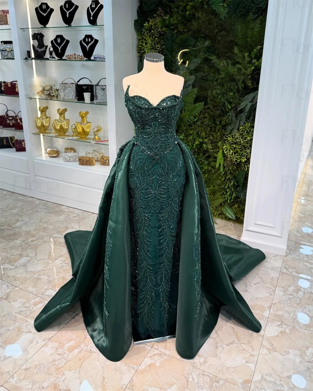 

Elegant Emerald Green Wedding Evening Dress For Women 2025 Dubai Arabic Long Detachable Overskirt Prom Dresses Customized Formal