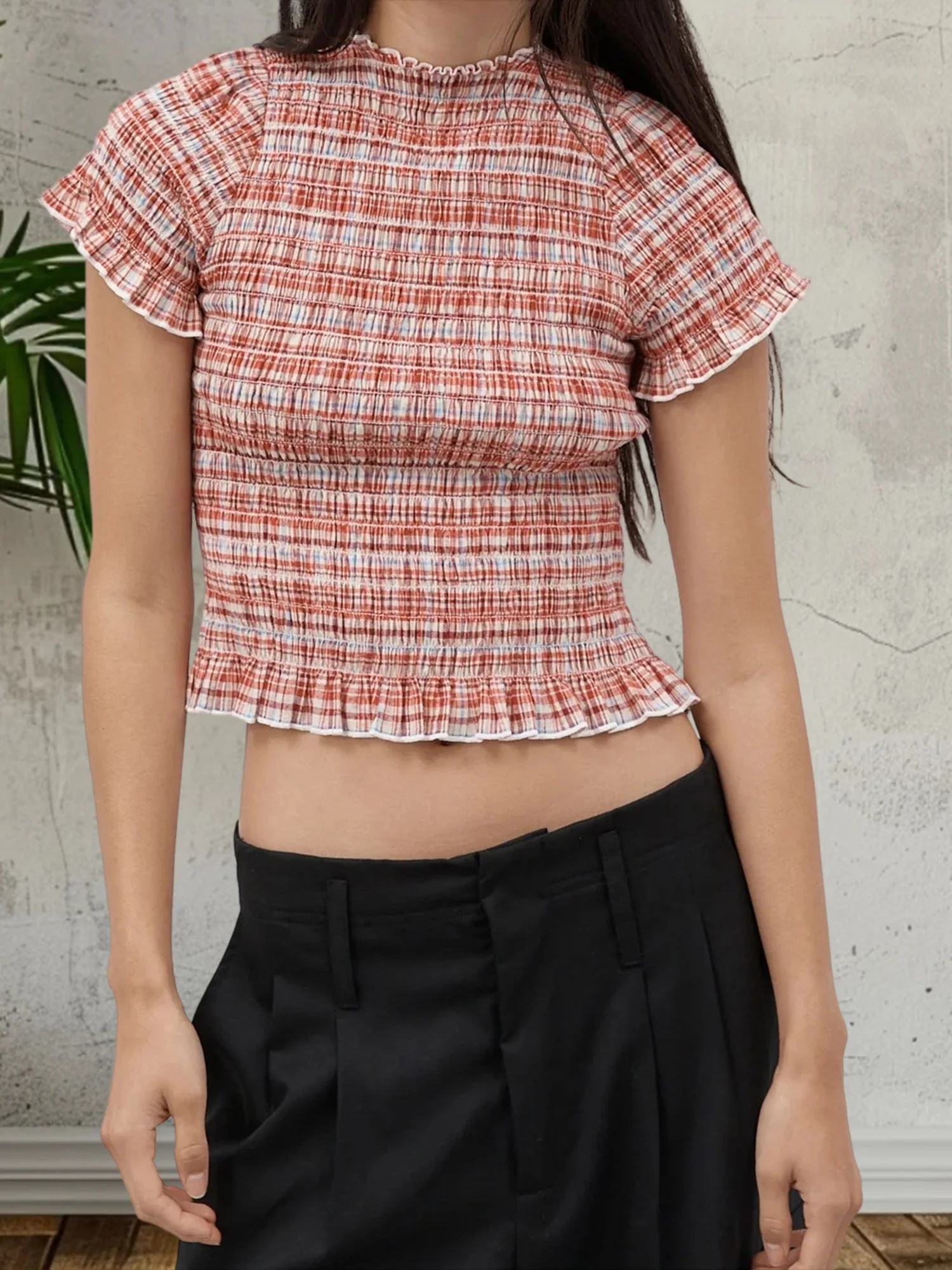 Geruite blouse met ruches, nephals en korte mouwen, fit crop top voor dames, casual streetwear voor de zomer