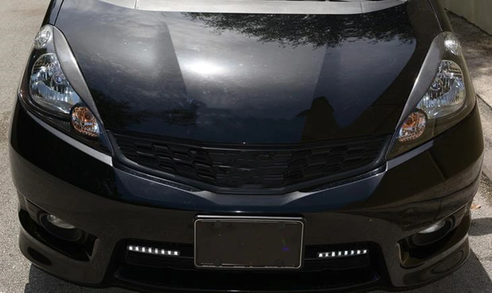 2PCS Carbon Fiber Headlight Eyebrow Eyelid Sticker Front Head Light Cover Brow Trim For Honda Fit Jazz 2009 2010 2011 2012