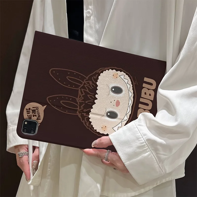 

Чехол для Ipad с рисунком Labubu, защитный чехол для планшета с гнездом для ручки, милые аксессуары для планшетов Labubu для 10,2, 9, 8, 9,7 Mini 4 3 2 1