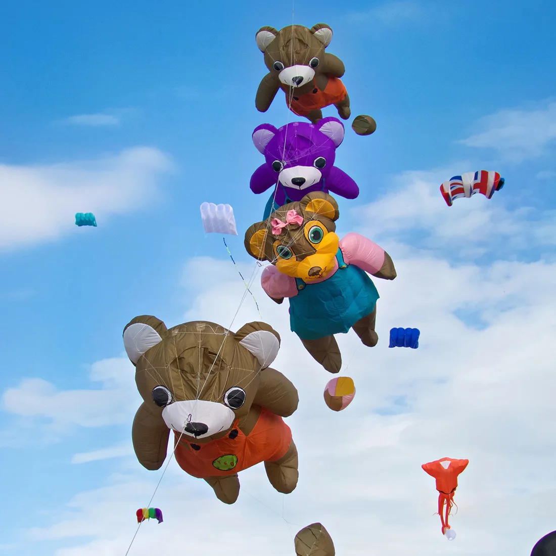 9KM 3,2 m oso cometa línea colgante de lavandería suave inflable espectáculo cometa para Festival de cometas tela de nailon Ripstop (aceptar al por mayor)