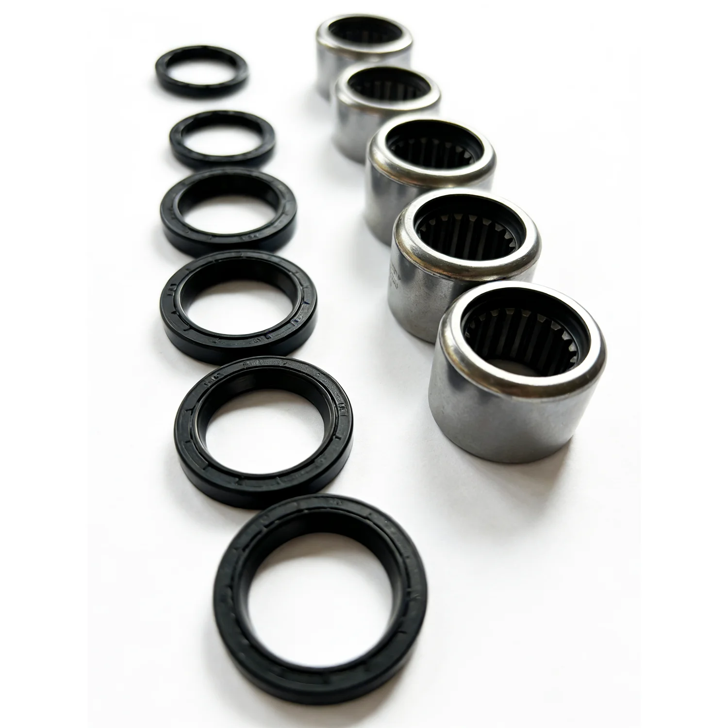 

Электрический внедорожный мотоцикл Super eBike Ultra Bee: Комплект подшипников и сальников для треугольного кронштейна заднего амортизатора