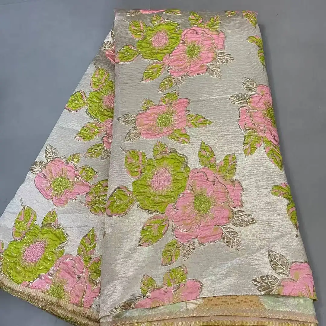 

2025 Высококачественная новая африканская хлопковая кружевная ткань в Швейцарии, нигерийская швейцарская вуаль, кружевная женская одежда, материал для шитья