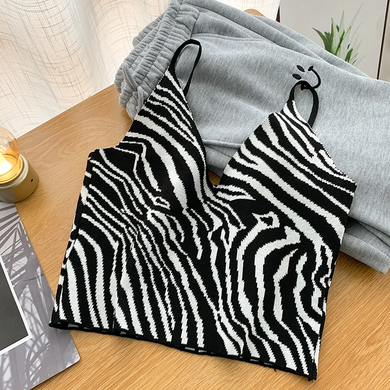 

Zebra Stripe Printed Knitted Crop Top V-neck Camisole Tank Top Women 2021 Sexy Summer Fashion Elastic Sleeveless Sweater Top Tee