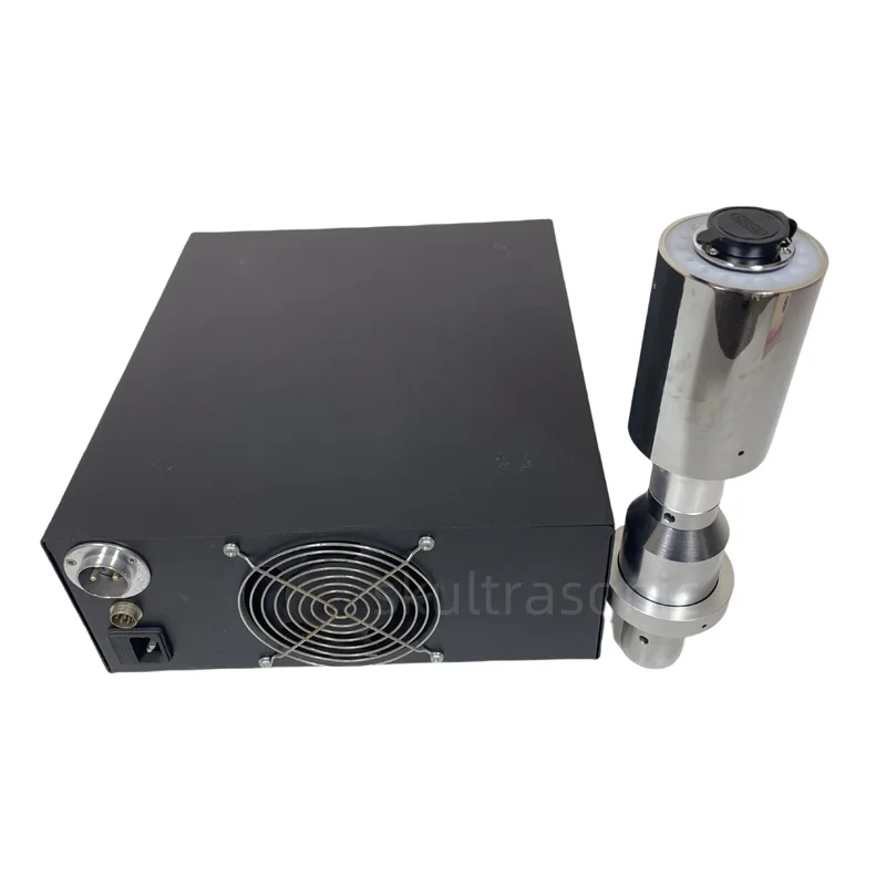 เครื่องกําเนิดการเชื่อมคลื่นต่อเนื่องพร้อม Senosr การเชื่อมสําหรับเครื่องเชื่อมซีลพลาสติกผ้าไม่ทอผ้าอัลตราโซนิก 20K