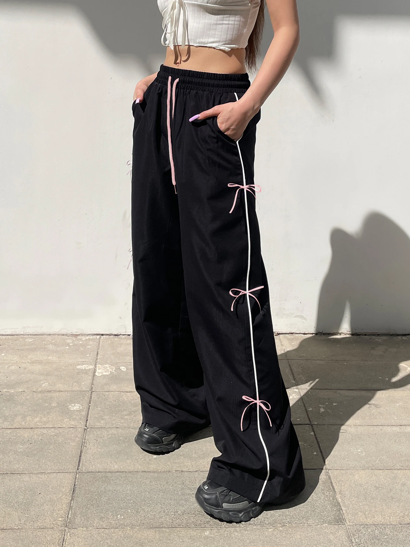 Women Black Gothic Baggy Bow Pants Harajuku Y2k 2000s Aesthetic Sweatpants Oversize Parachute Pants Vintage Trousers Emo Clothes