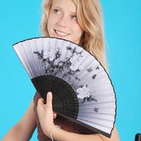 1pcs With Tassel Art Craft Style Foldable Hand Fan Guest Portable Home Wedding Gifts Photo Party Fan Decor Craft Props Fold J1R8