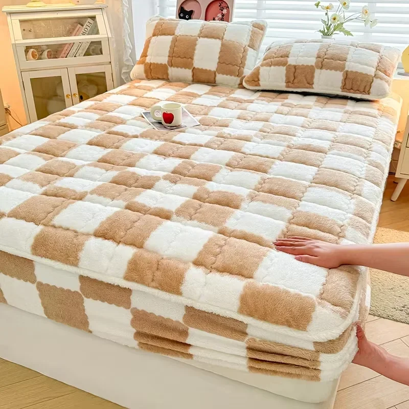 

Mattress Cover Velvet Bedspread Thicken Bedsheet Winter Bed Cover Quilted Fitted Sheet cubre colchón (No Pillowcase)