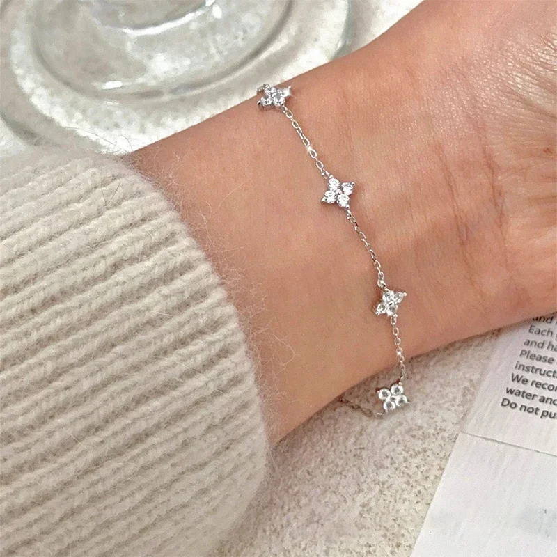 925er Silber vergoldete vierblättrige Blumen-Zirkon-Kettenhalskette für Damen, luxuriöse Kragen-Charm-Halsketten, Trend-Schmuck 2025,