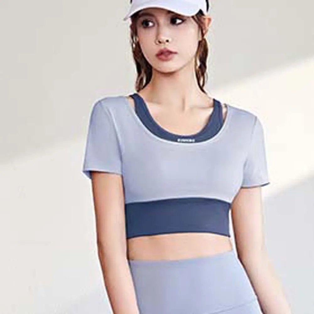 

Combined in One Sports Top with Bra Tight Breathable Yoga T-shirt Thickened Contrast Color Fitness Short-Sleeved Badminton