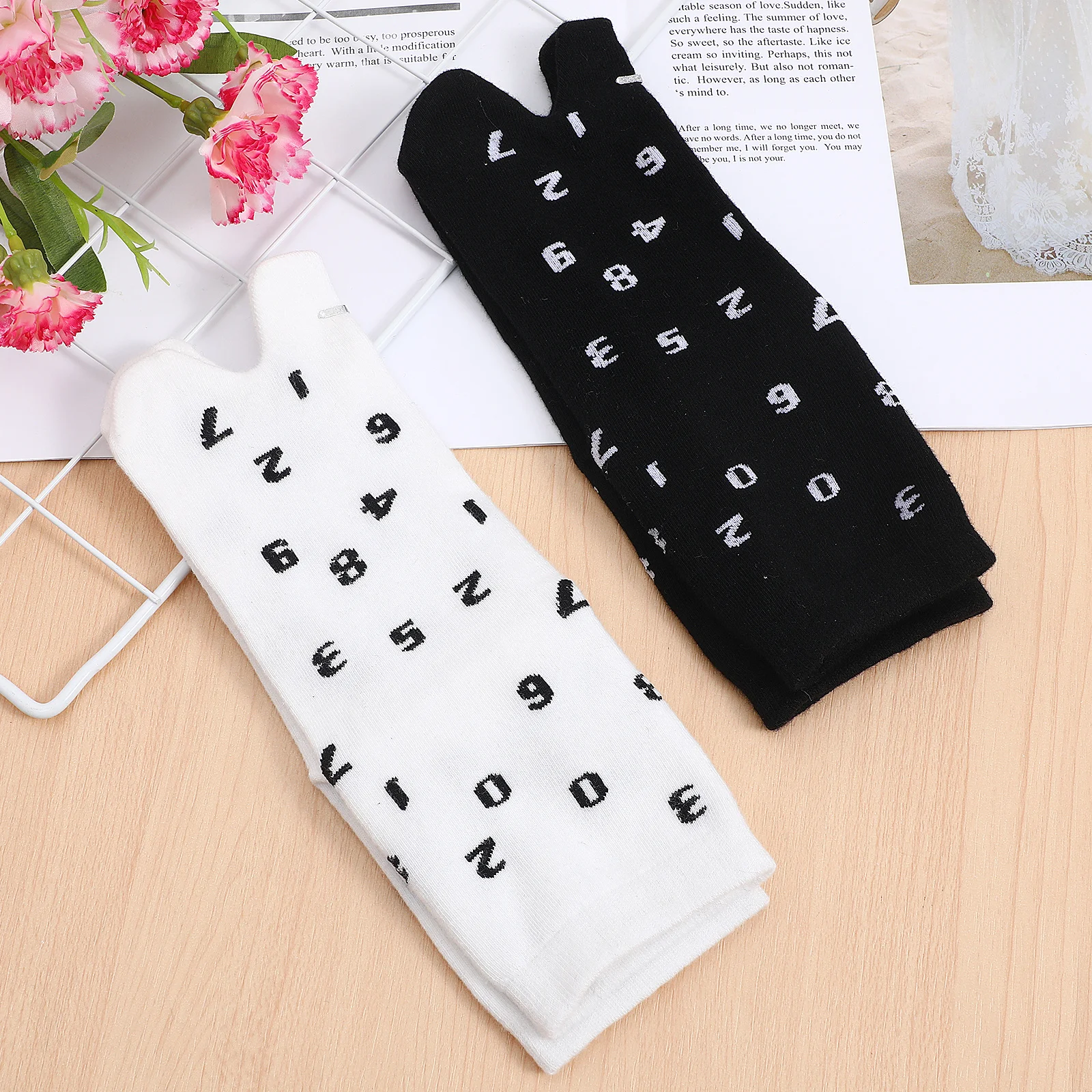 

2Pairs Two-Toe Socks Stylish Breathable Mid-Calf Couple Stockings Cotton Warm Comfortable Simple Cotton Simple Socks
