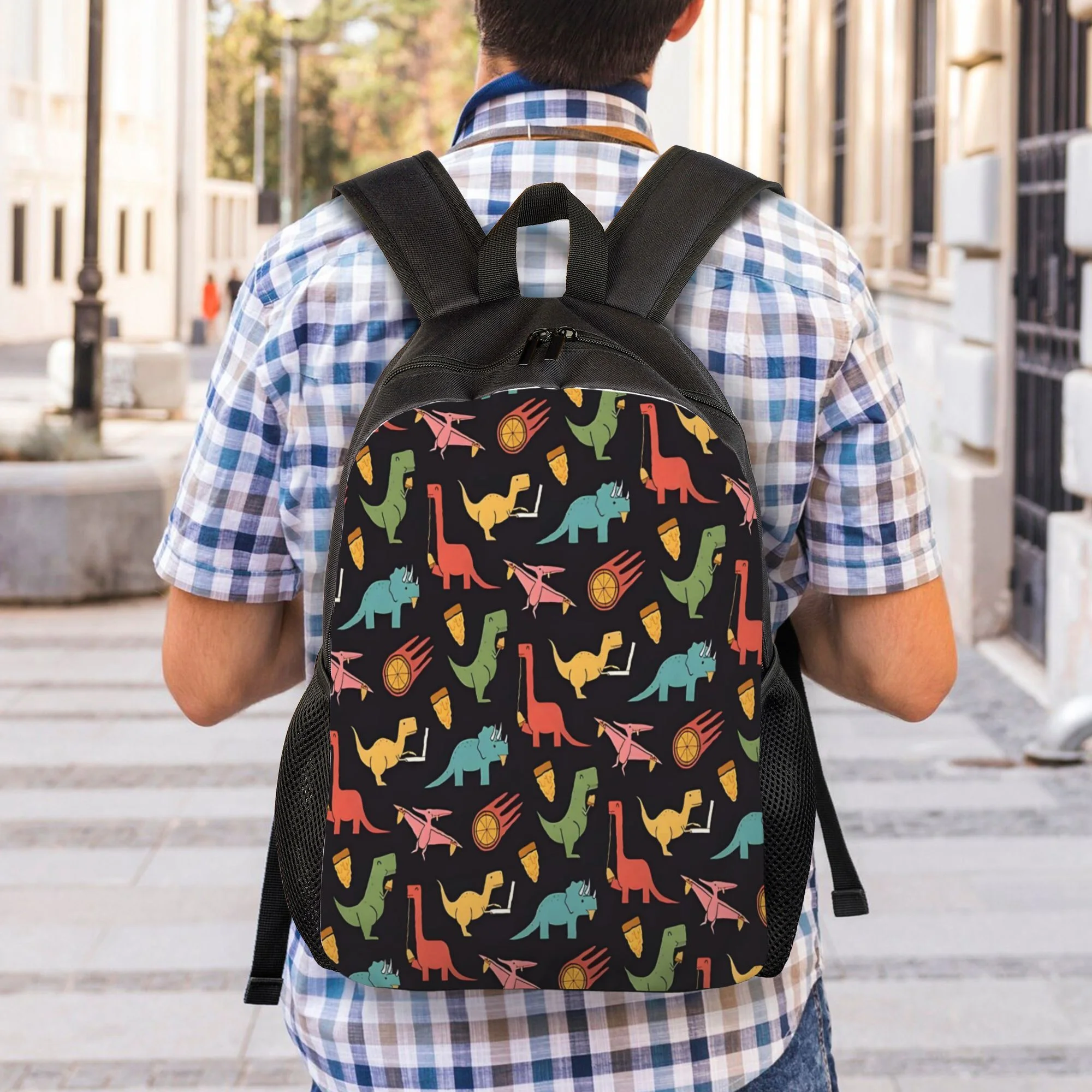 

High school entrance examination students have large-capacity schoolbags, perfect for traveling and carrying pizza and dinosaurs