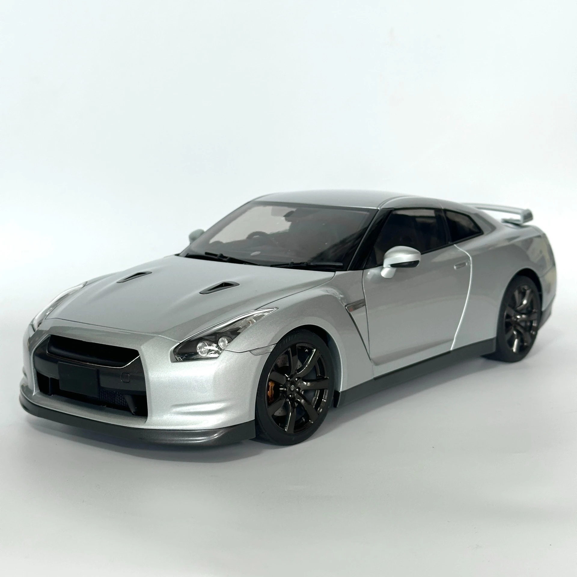 AUTOart 1:12 GTR R35 Silver Simulation Limited Edition All Open Alloy Metal Static Car Model Toy Gift