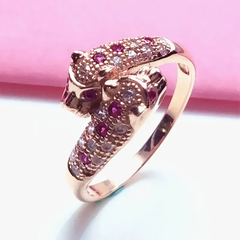 585 Purple Gold Plated 14K Rose Gold Inlaid Pink Crystal Double Ieopard Head Rings for Women Creative Luxury Chinese Jewelry