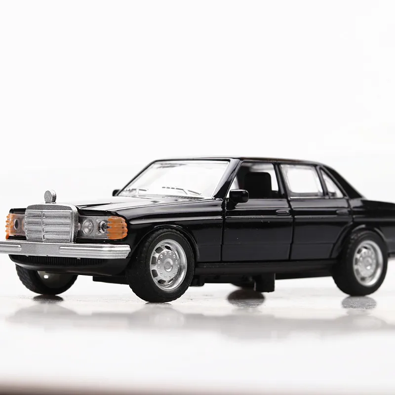 1:36 W123 Oldtimer Simulation Legierung Automodell Zurückziehen Limousine Junge Automodell Kinderspielzeug Ornament Geschenk