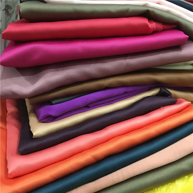 Giyim için metre tarafından pürüzsüz saten kumaş elbise astar Hanfu dikiş yüksek yoğunluklu düz Polyester mat tekstil yumuşak rahat