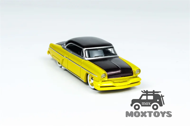 MINI GT 1:64 Lincoln Capri Hot Rod 1954 Lime Yellow LHD Diecast Model Car