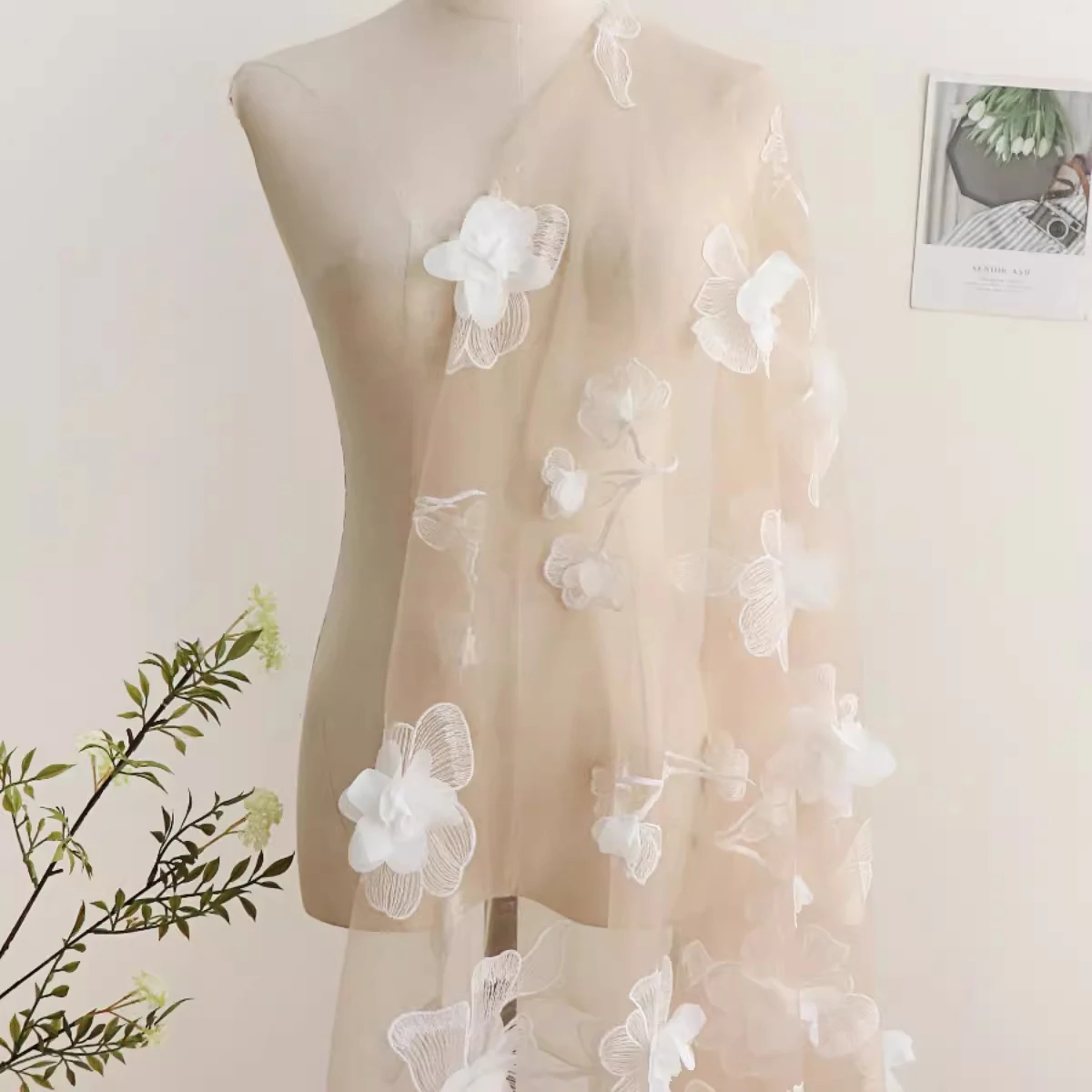 

1yard High quality fabrics Three-dimensional flower embroidery tissu Dress skirt dress accessories fabric for material