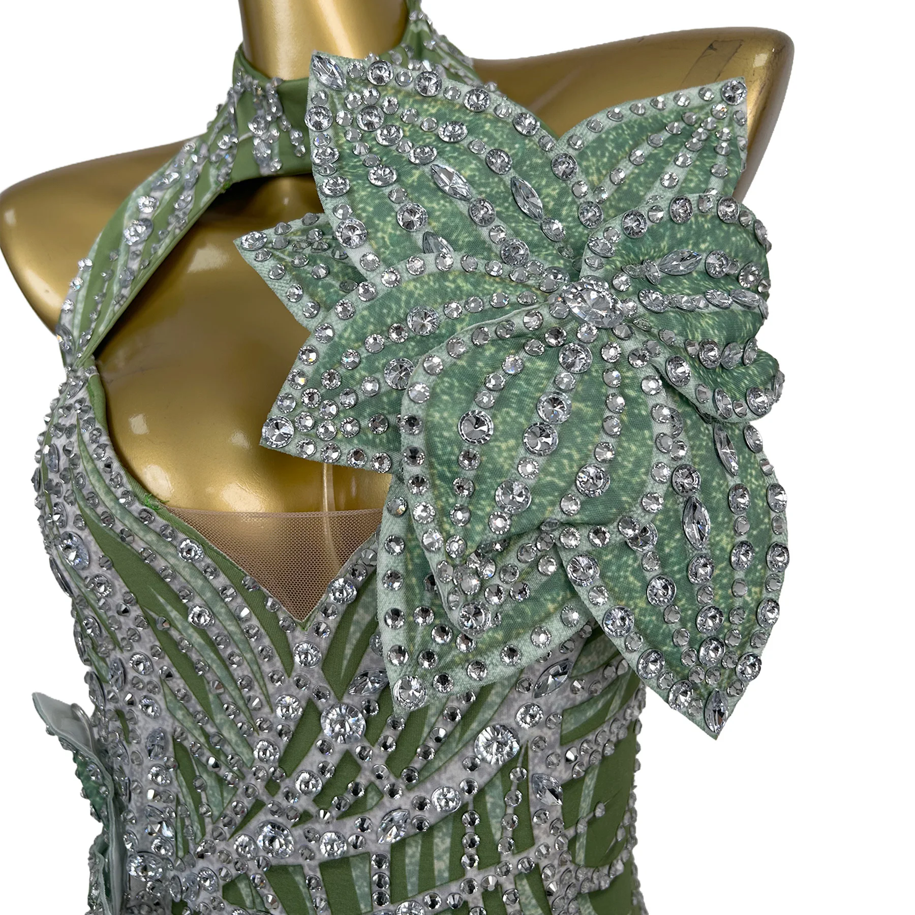 Embroidery Organza - Pianye Grünes Neckholder-Abendkleid mit Silbernen Strass-Blattstickereien,