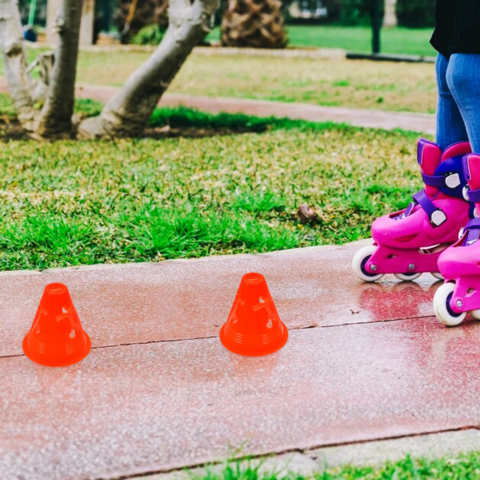 

12Pcs Roller Skating Training Markers Small Colorful Pe Cones for Football Soccer Agility Drills Sports Exercise Field