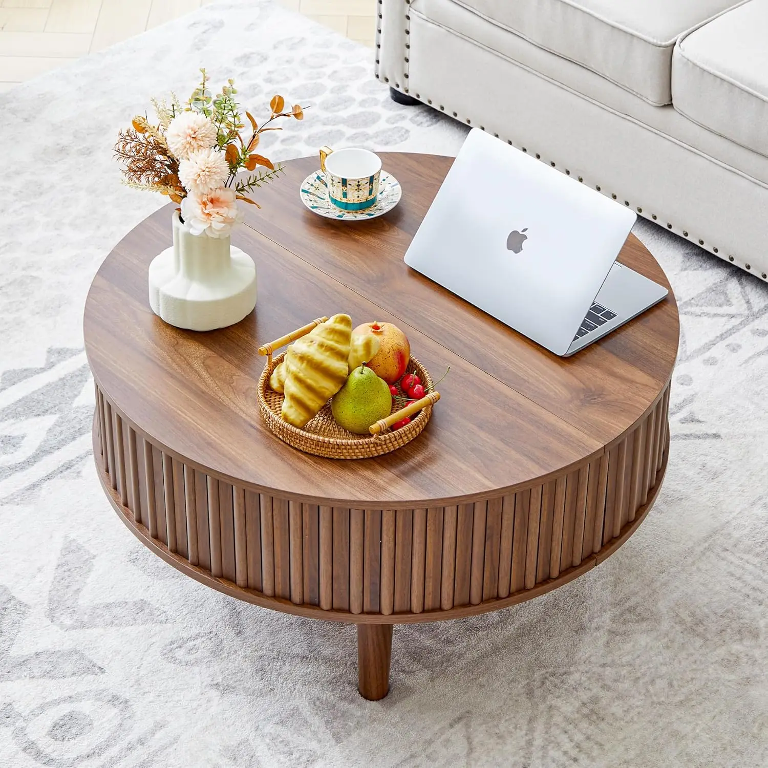 Okrągły stolik kawowy z podnoszonym blatem i schowkiem, stoliki kawowe w stylu mid-century modern z rowkowanym wzorem, do małych przestrzeni, drewniany blat 80 cm, możliwość personalizacji