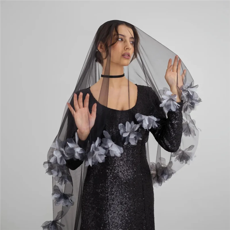 Two Layers Black Gray Fluff Flower Organza Floral Bridal Wedding Veils Unique With Comb Blusher For Brides Fingertip Tulle Short