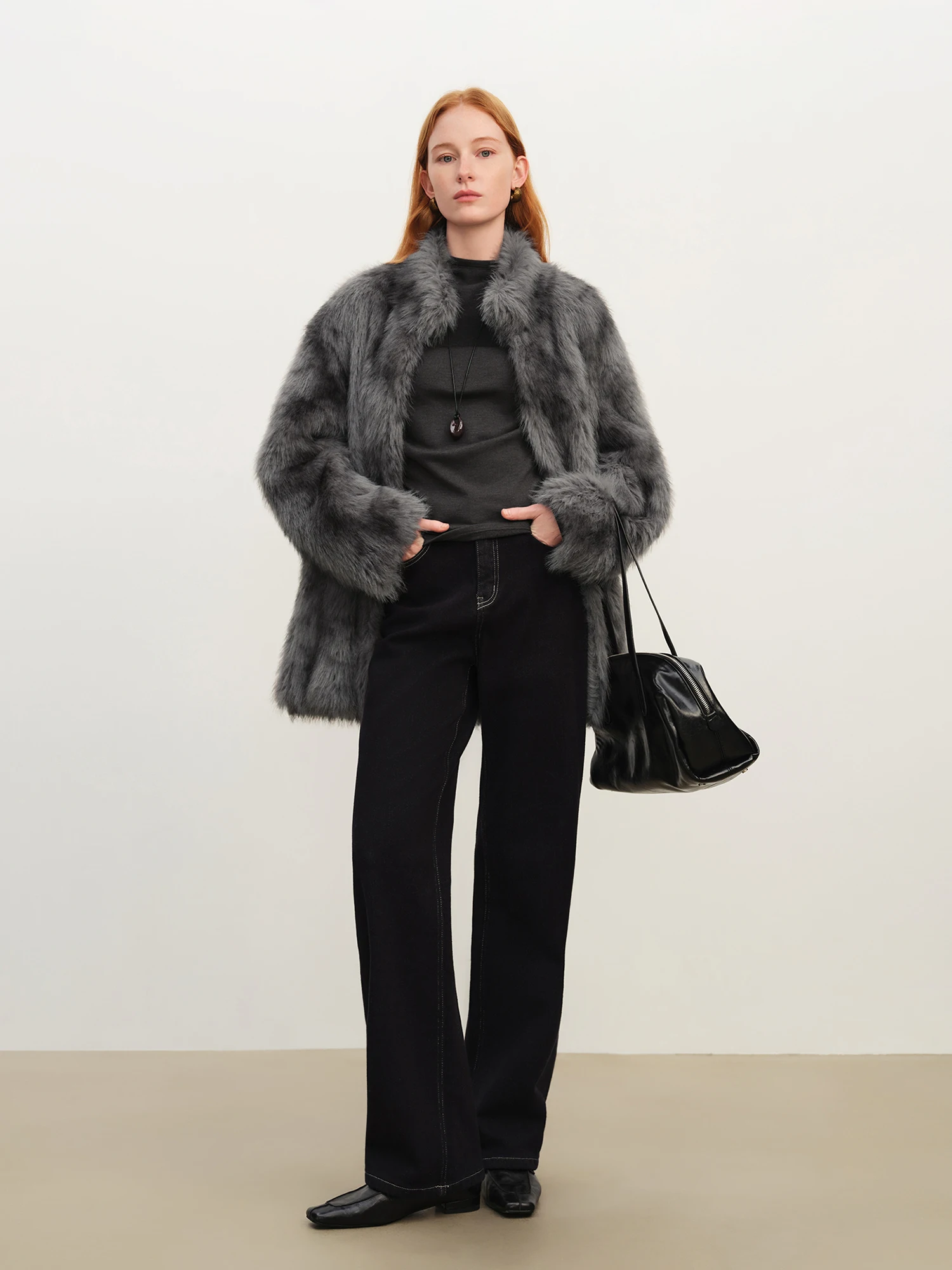 ZIQIAO 2025 الشتاء المرأة صغيرتي وهمية الرقبة قصيرة اليد مصبوغ فو الفراء معطف اقتصاص أفخم صديقة للبيئة سميكة تيدي سترة أنيقة