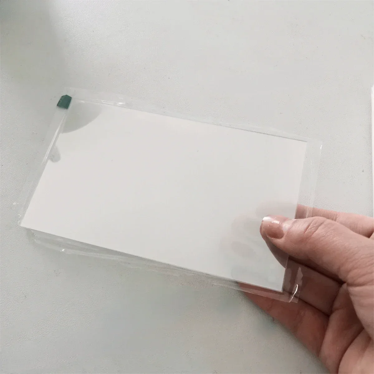143*94*1mm 140*83mm Thermal-isolating Polarizer Glass for Projector Screen Bright Enhancement Yellow Repair Replacement