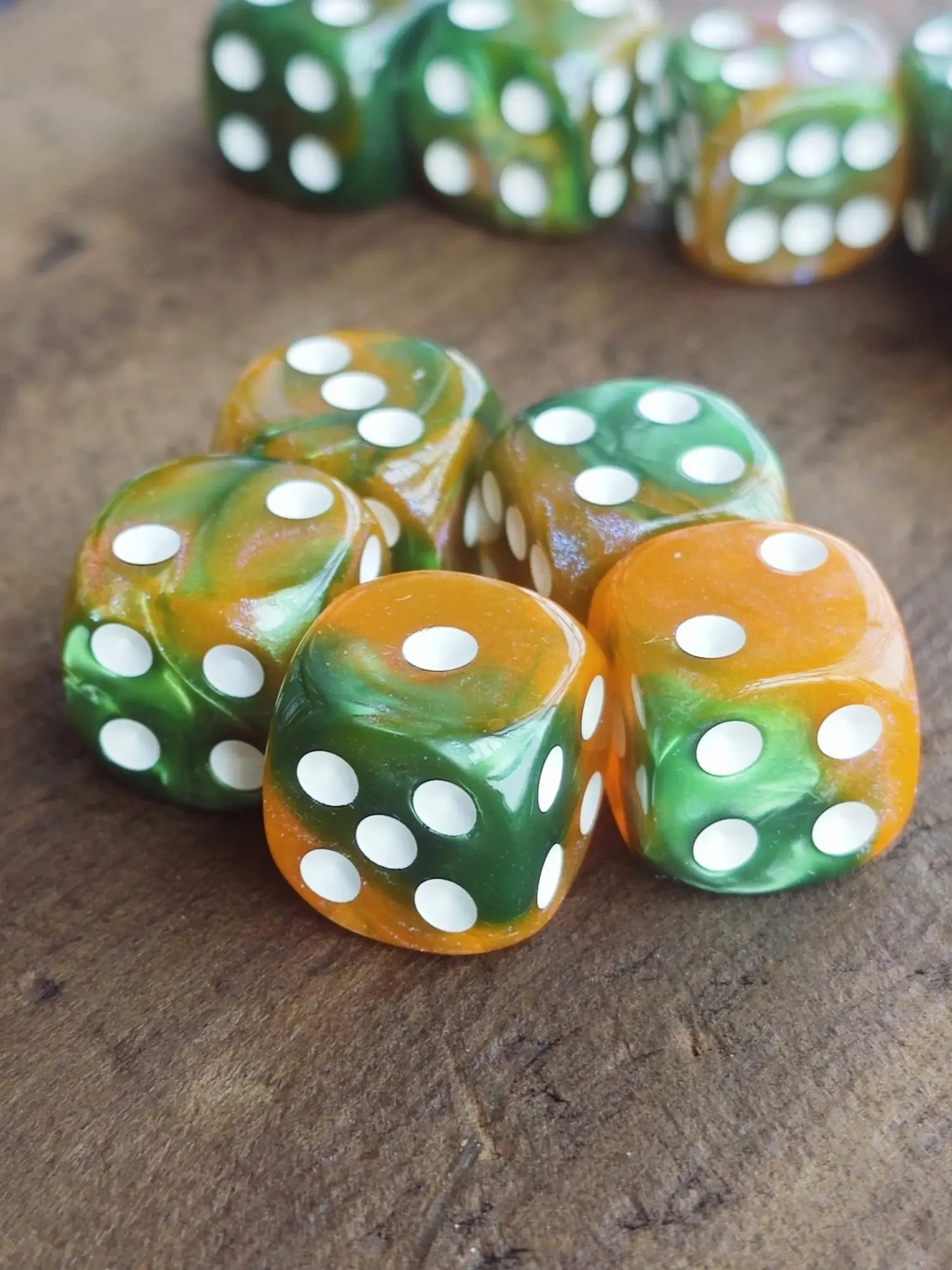 Jeu de dés Starlit Sky D6 brillant vert et jaune 16MM, marquins 40K, jeu de société donjons et Dragons