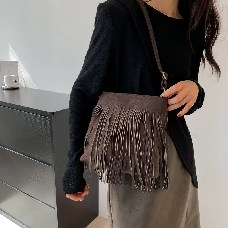 Ladies Tassels Crossbody Bag Boho Scrub Leather Single Shoulder Bag With Fringed Leisure Sense Daily Working Travel Tote Pouch