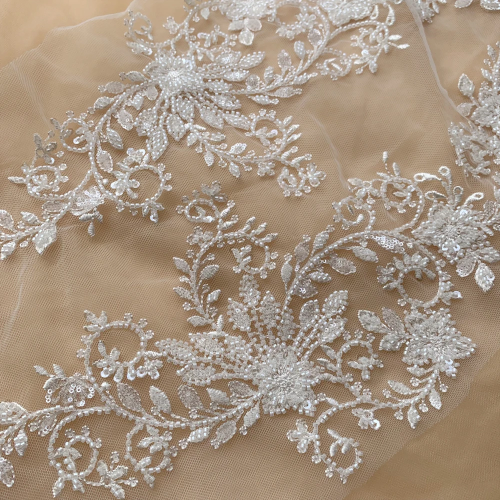 2025 New Embroidery Beaded Lace Patches Off White Bridal Wedding Dress Veil Sewing Applique