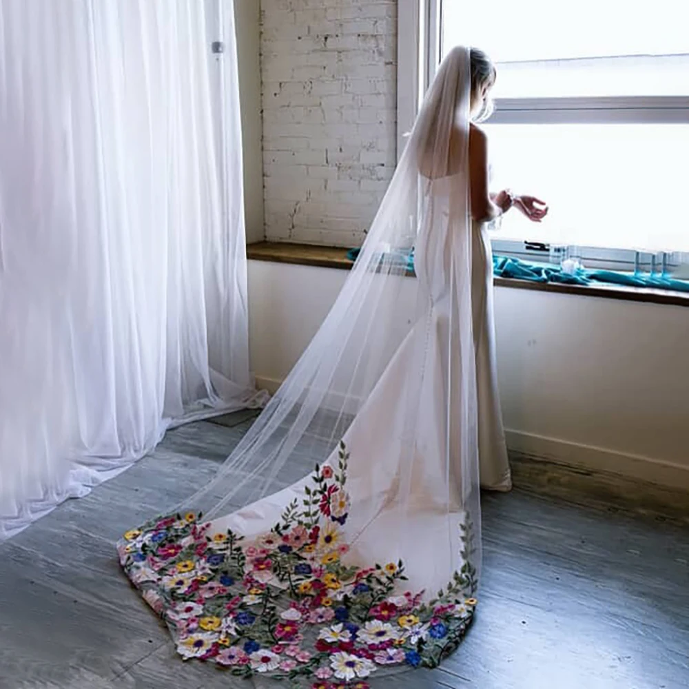 3D Embroidered Flowers Customized Multicolored Wedding Veils 2.5 Meters Unique Bridal Veil With Comb