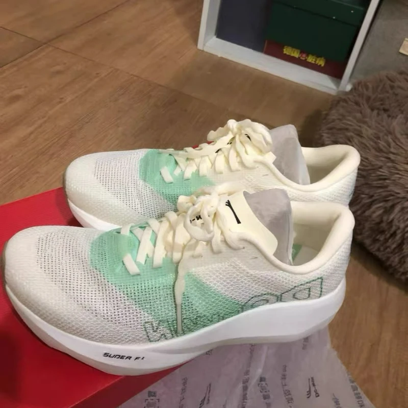 

Classic Brand Mens Womens Sports Trainers Carbon Plate Running Shoes For Unisex Brand Designer Training Shoes Couples Size 36-45