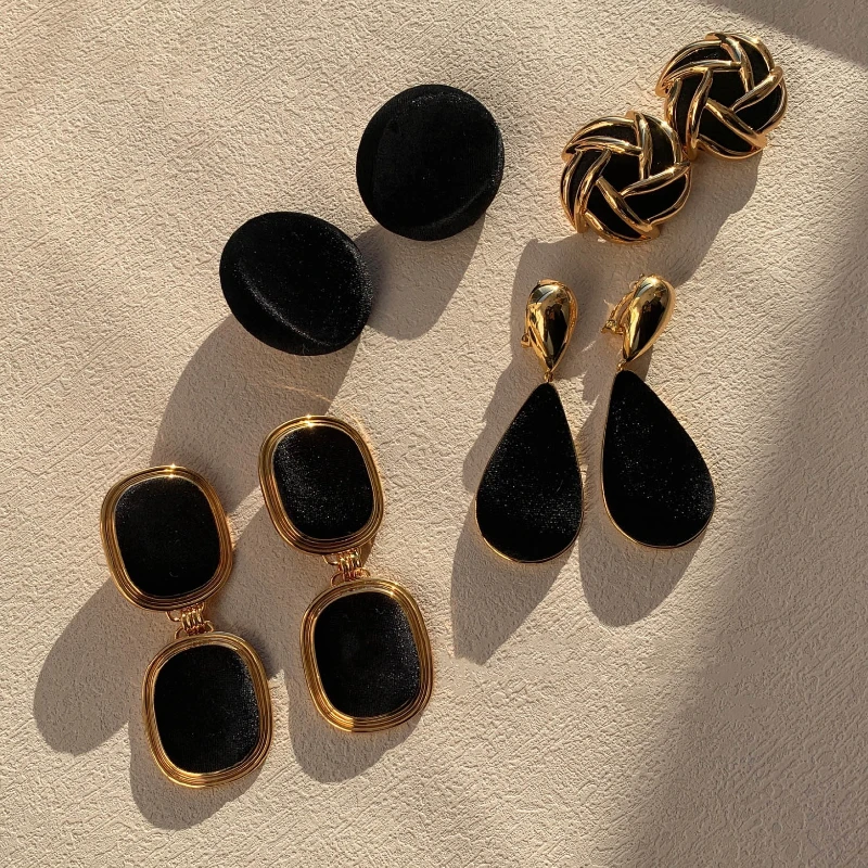 

2025 Europe Water Droplet Black Velvet Earrings Ear Clip Women Top Quality Jewelry Trend