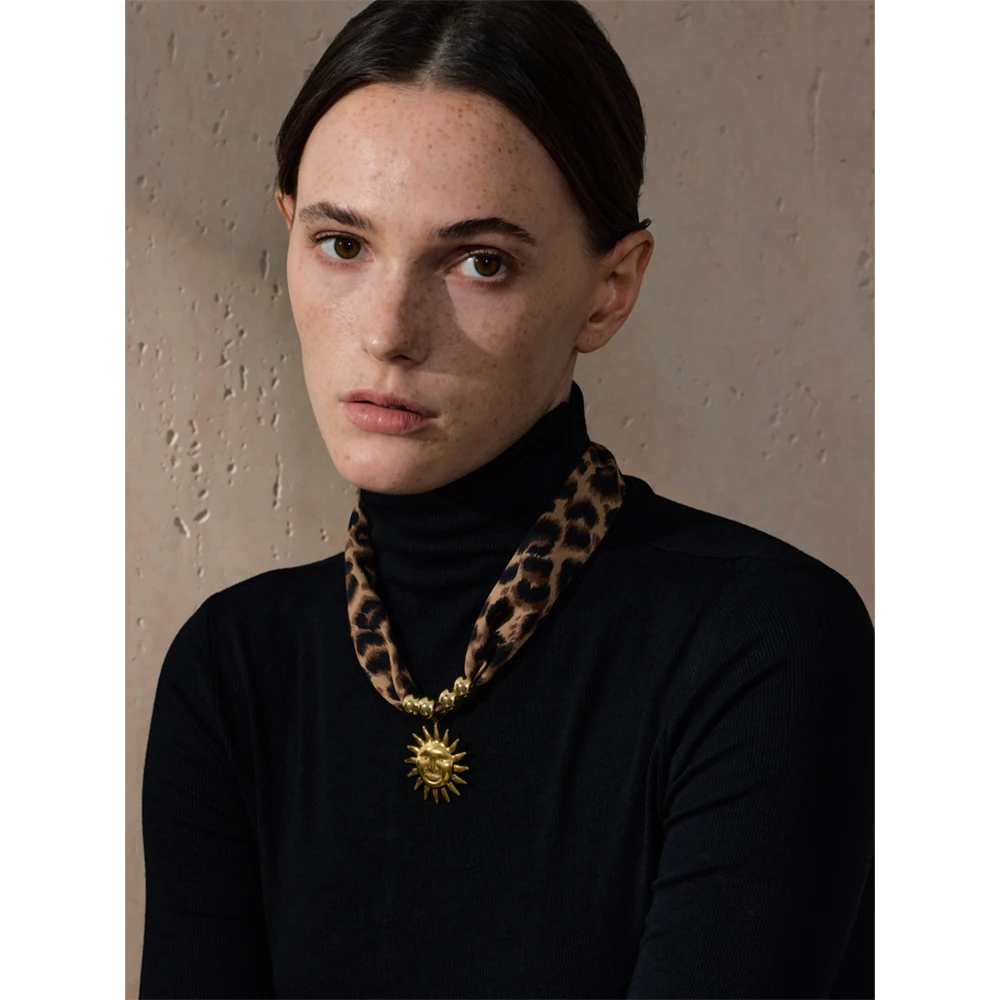 Yhpup Fall Winter New Style Fashion Leopard Polyester Cloth Trendy Sun Flower Pendant Necklace for Women Jewelry Accessories