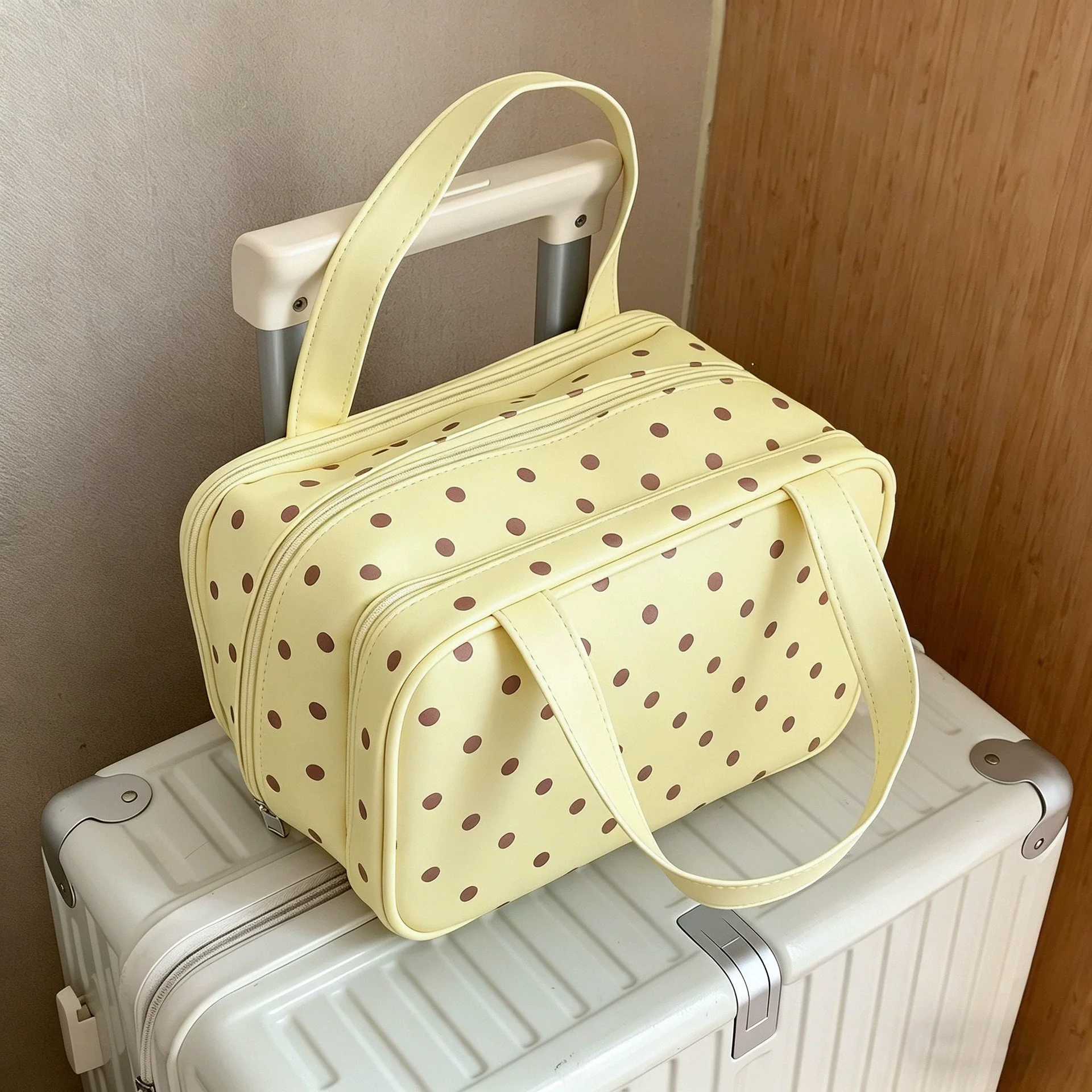 Cute Polka Dot Cosmetic Bag Large Capacity Waterproof PU Makeup Handbag Multi‑Pocket Travel Toiletry Organizer Storage Bag